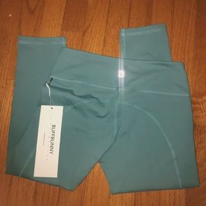 Buffbunny Collection Capri leggings